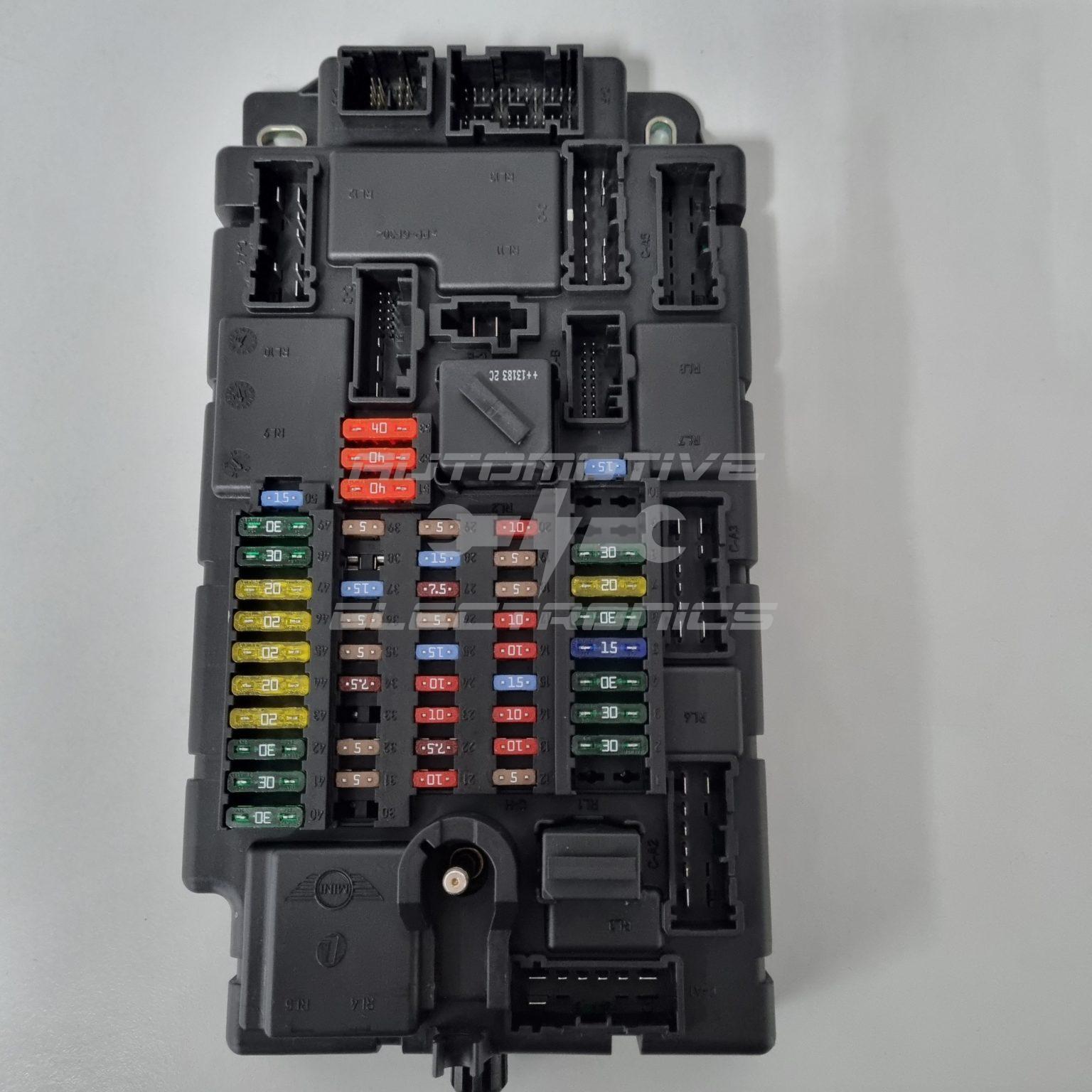 MINI COOPER ZEKERINGKAST REPARATIE BRANDSTOF POMP RELAIS DEFECT